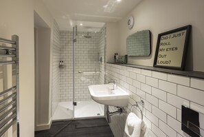 Luxury Room (Four Poster Bed) | Bathroom | Shower, rainfall showerhead, designer toiletries, hair dryer - Judges Court (York)