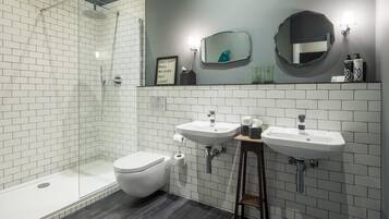 Regadera, regadera tipo lluvia, amenidades de baño de diseñador