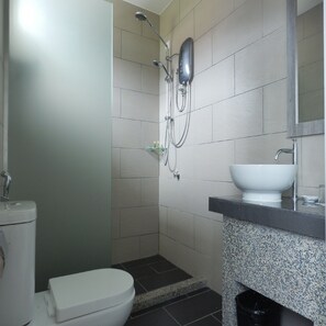 华丽客房 | 浴室 | 淋浴设施、免费洗浴用品、吹风机、坐浴桶