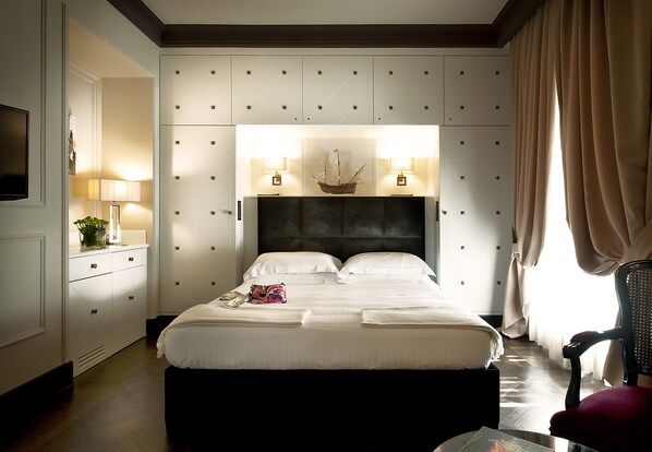 Superior tweepersoonskamer | Luxe beddengoed, een minibar, een kluis op de kamer