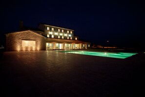 Front of property - Velanera Hotel & Restaurant (Liznjan)