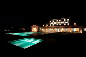 Outdoor pool - Velanera Hotel & Restaurant (Liznjan)