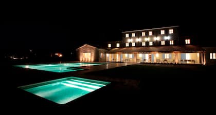 Velanera Hotel & Restaurant