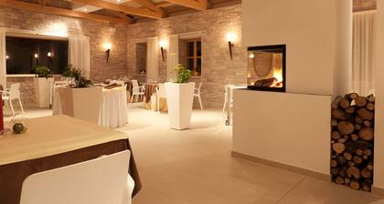 Velanera Hotel & Restaurant