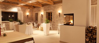 Velanera Hotel & Restaurant
