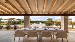 Outdoor dining - Velanera Hotel & Restaurant (Liznjan)