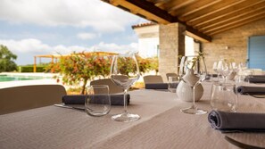Mediterranean cuisine, pool views  - Velanera Hotel & Restaurant (Liznjan)