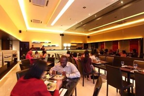 Restaurant - The V Hotel (Kuantan)