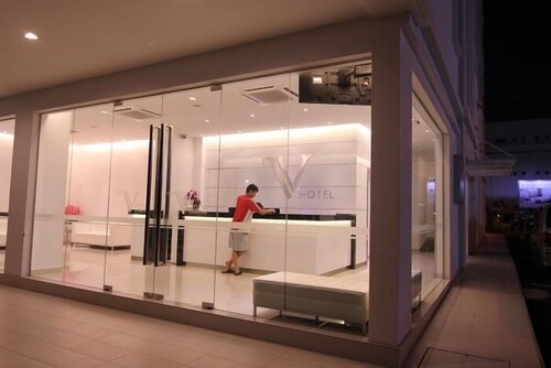The V Hotel