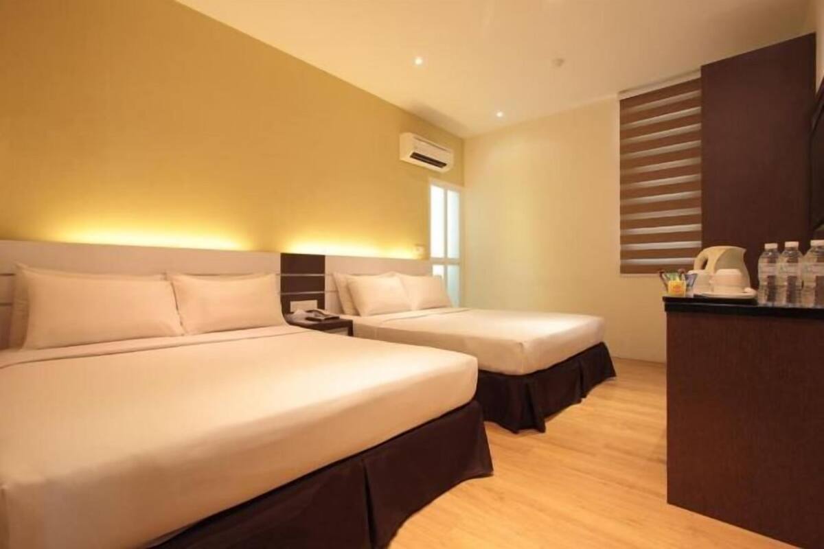 Minibar, desk, soundproofing, iron/ironing board