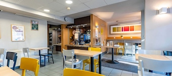 B&B HOTEL Saint-Etienne La Terrasse