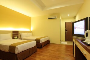 In-room safe, soundproofing, iron/ironing board, free WiFi - Seasons View Hotel (Kuantan)