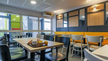 Daily buffet breakfast for a fee