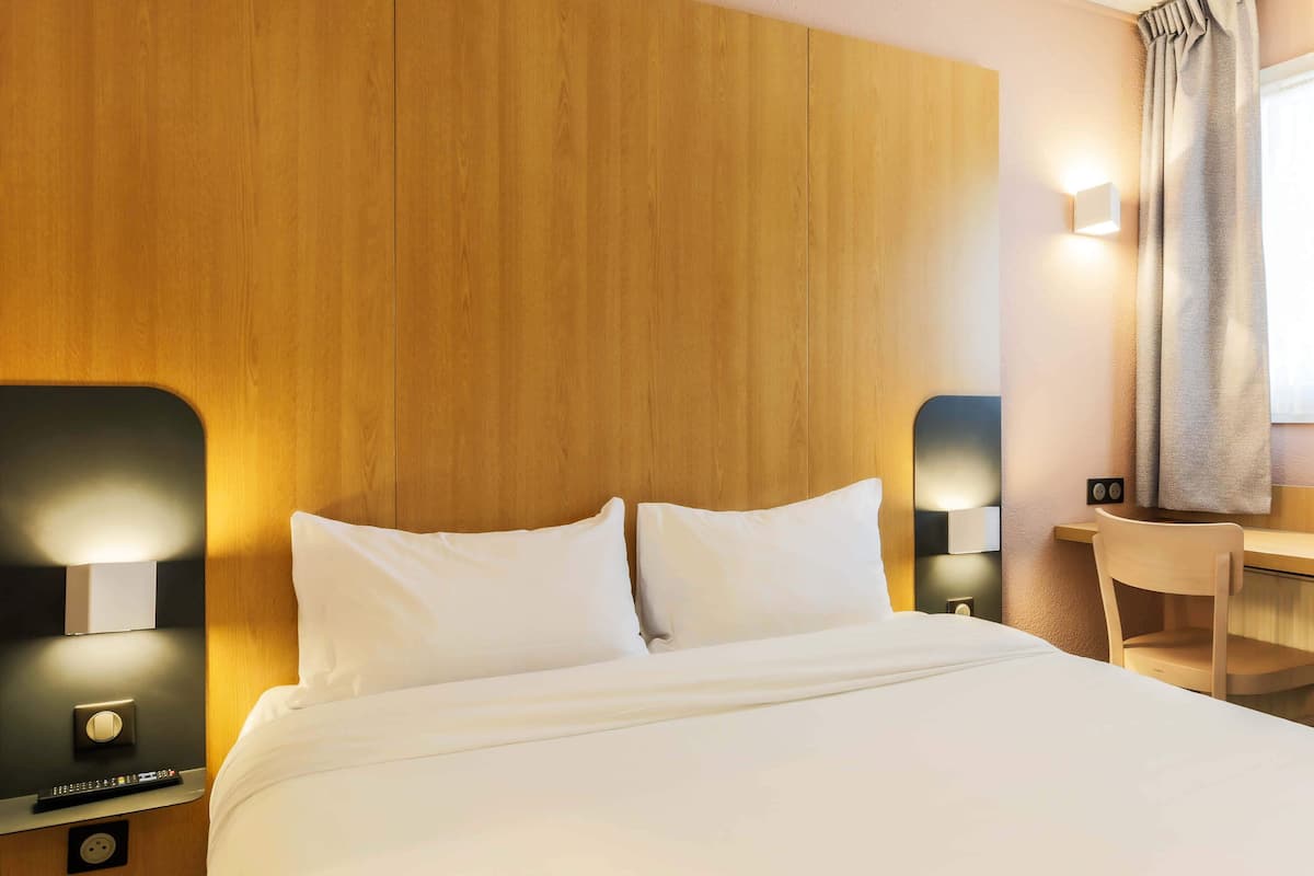 Double Room, Non Smoking | Premium bedding, desk, soundproofing, free WiFi