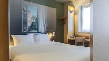 Chambre Double, non-fumeurs | Literie de qualité supérieure, matelas mémoire de forme, bureau