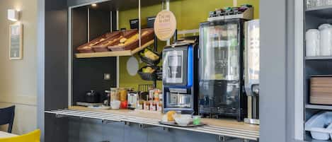 Desayuno buffet todos los días (con cargo)