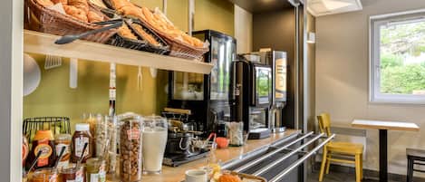 Päivittäinen buffetaamiainen maksusta