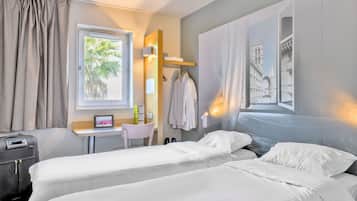 Twin Room, Non Smoking | Premium bedding, down comforters, desk, blackout drapes