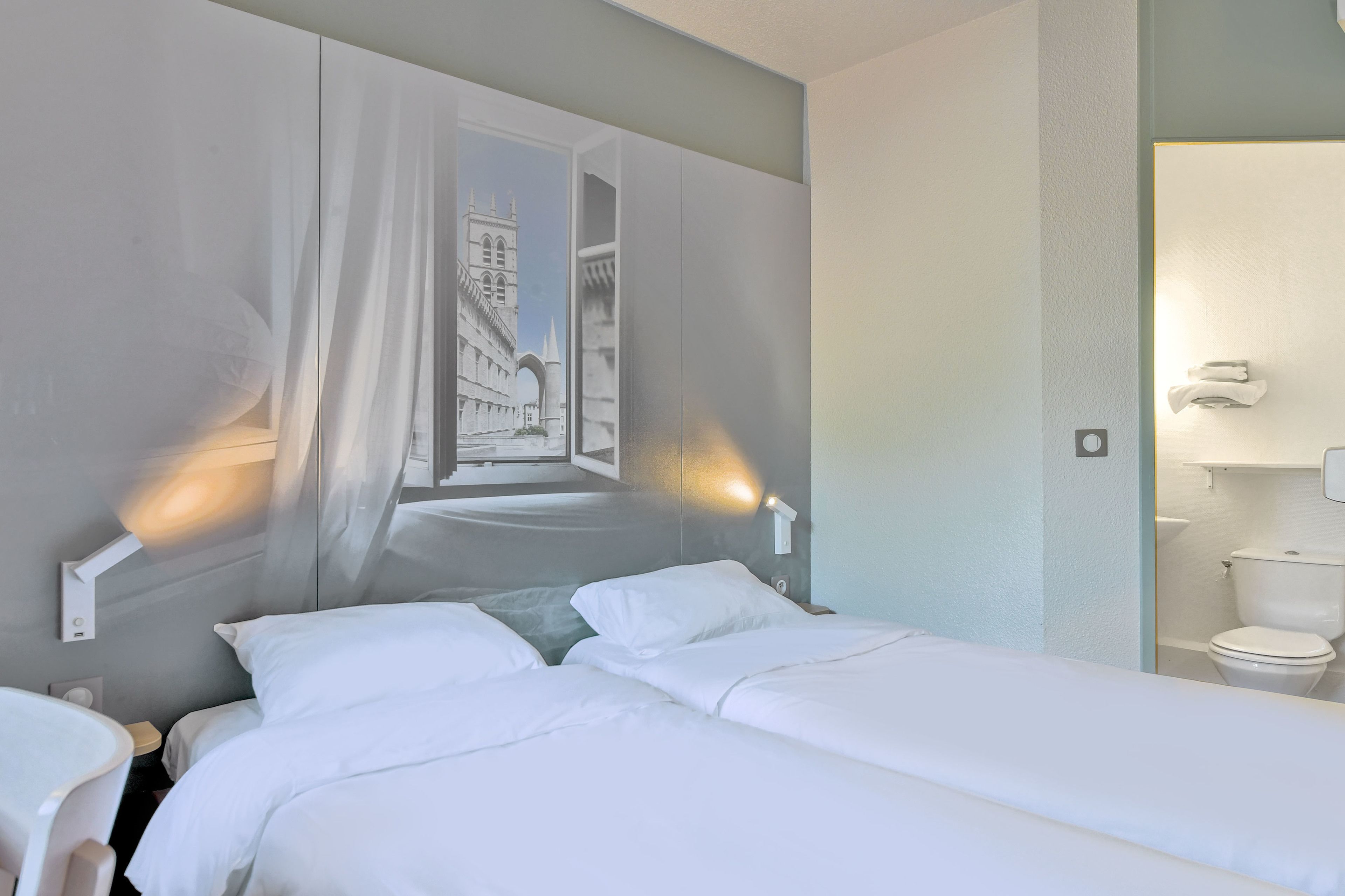 Twin Room, Non Smoking | Premium bedding, down comforters, desk, blackout drapes