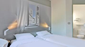 Twin Room, Non Smoking | Premium bedding, down comforters, desk, blackout drapes