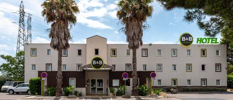 Fachada de la propiedad