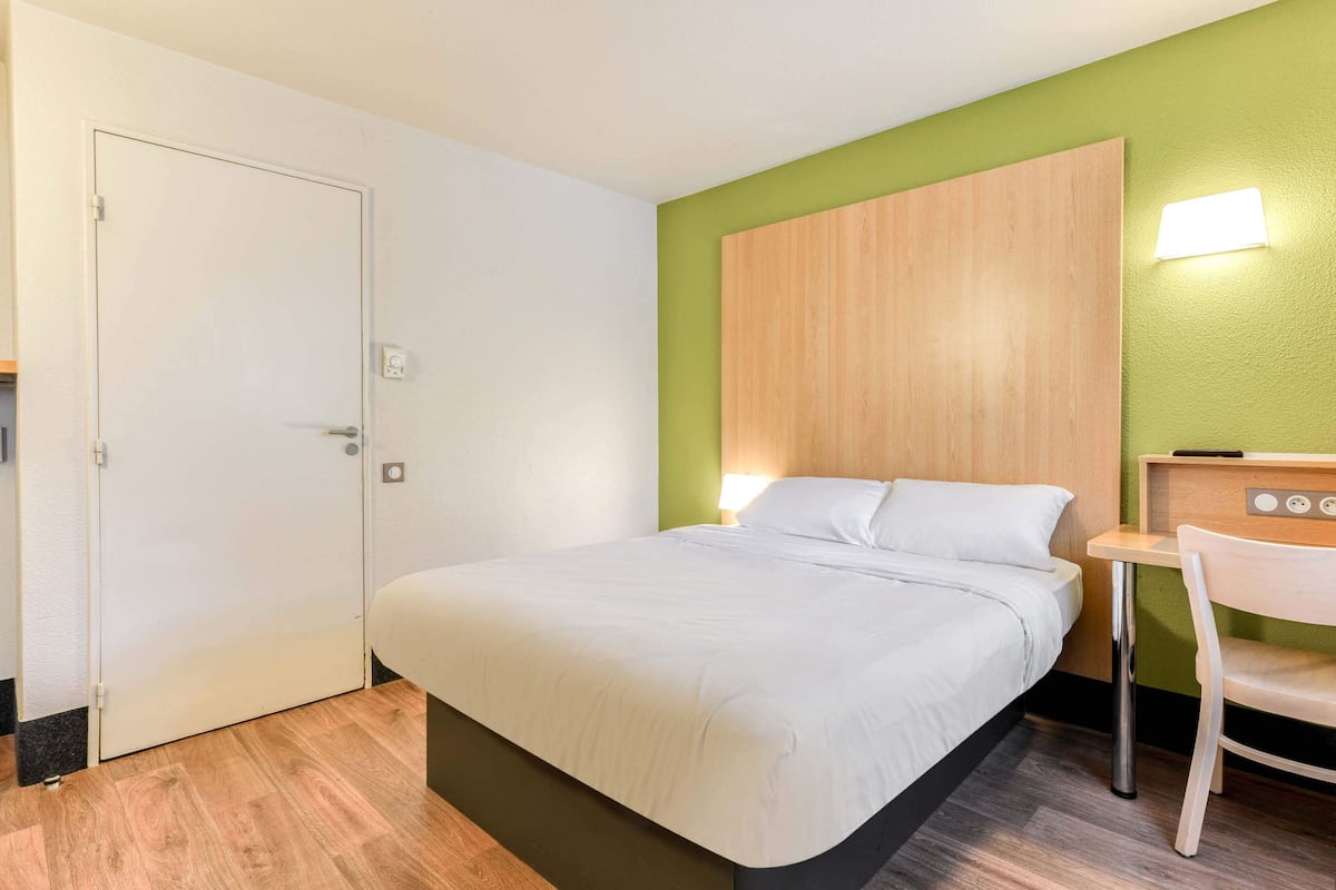 Chambre Double, accessible aux personnes à mobilité réduite, non-fumeur