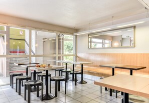 Restaurant - B&B HOTEL Montpellier (2) (Saint-Jean-de-Vedas)