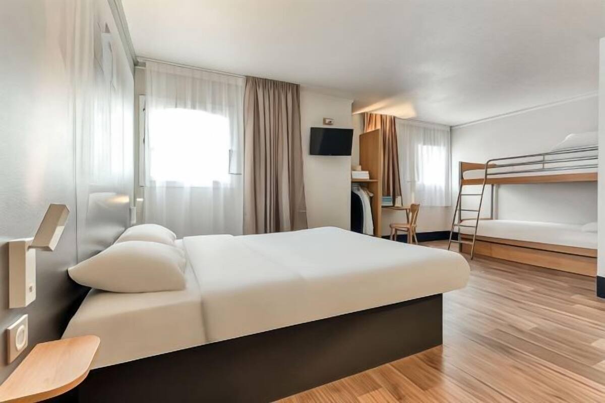 Premium bedding, desk, blackout curtains, soundproofing