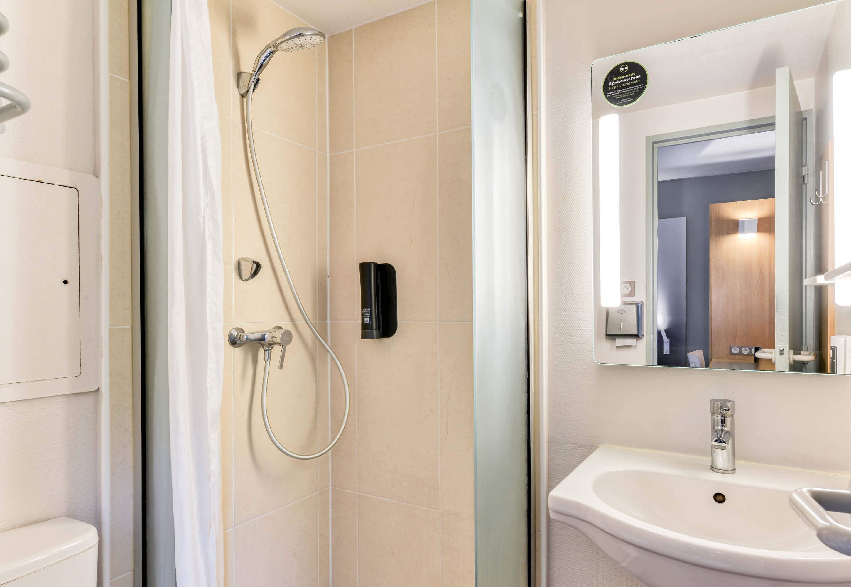 Photo - B&B HOTEL Narbonne 1