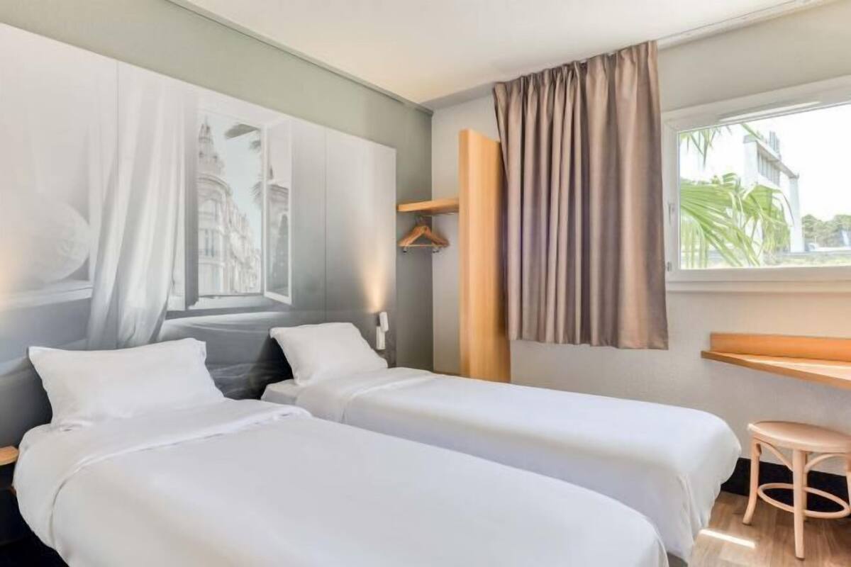 Premium bedding, desk, blackout curtains, soundproofing