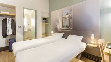 Twin kamer, niet-roken | Luxe beddengoed, een bureau, verduisterende gordijnen