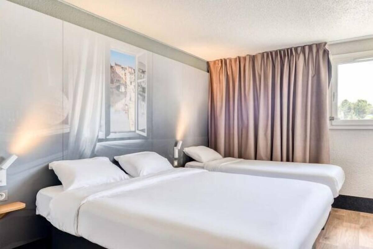 Premium bedding, desk, blackout curtains, soundproofing
