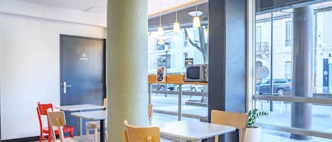 Colazione a buffet a pagamento, servita tutte le mattine