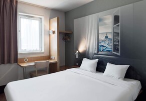 Double Room | Premium bedding, down comforters, desk, soundproofing