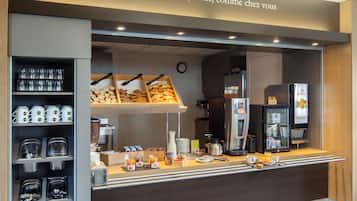Petit déjeuner buffet servi tous les jours en supplément