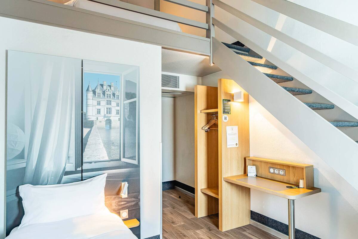 comfort triple room, non smoking | 1 bedroom, premium bedding, desk, soundproofing