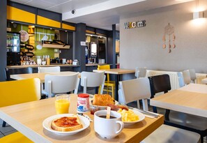 Daily buffet breakfast for a fee