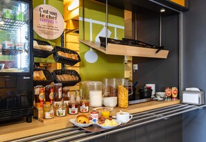 Café da manhã com buffet todos os dias mediante uma taxa