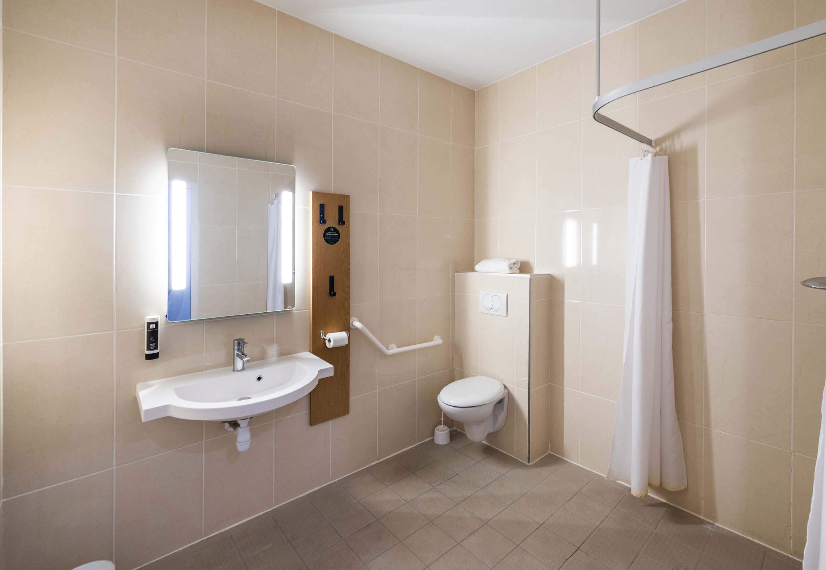 double room, mobility accessible | bathroom | shower, free toiletries, hair dryer, towels