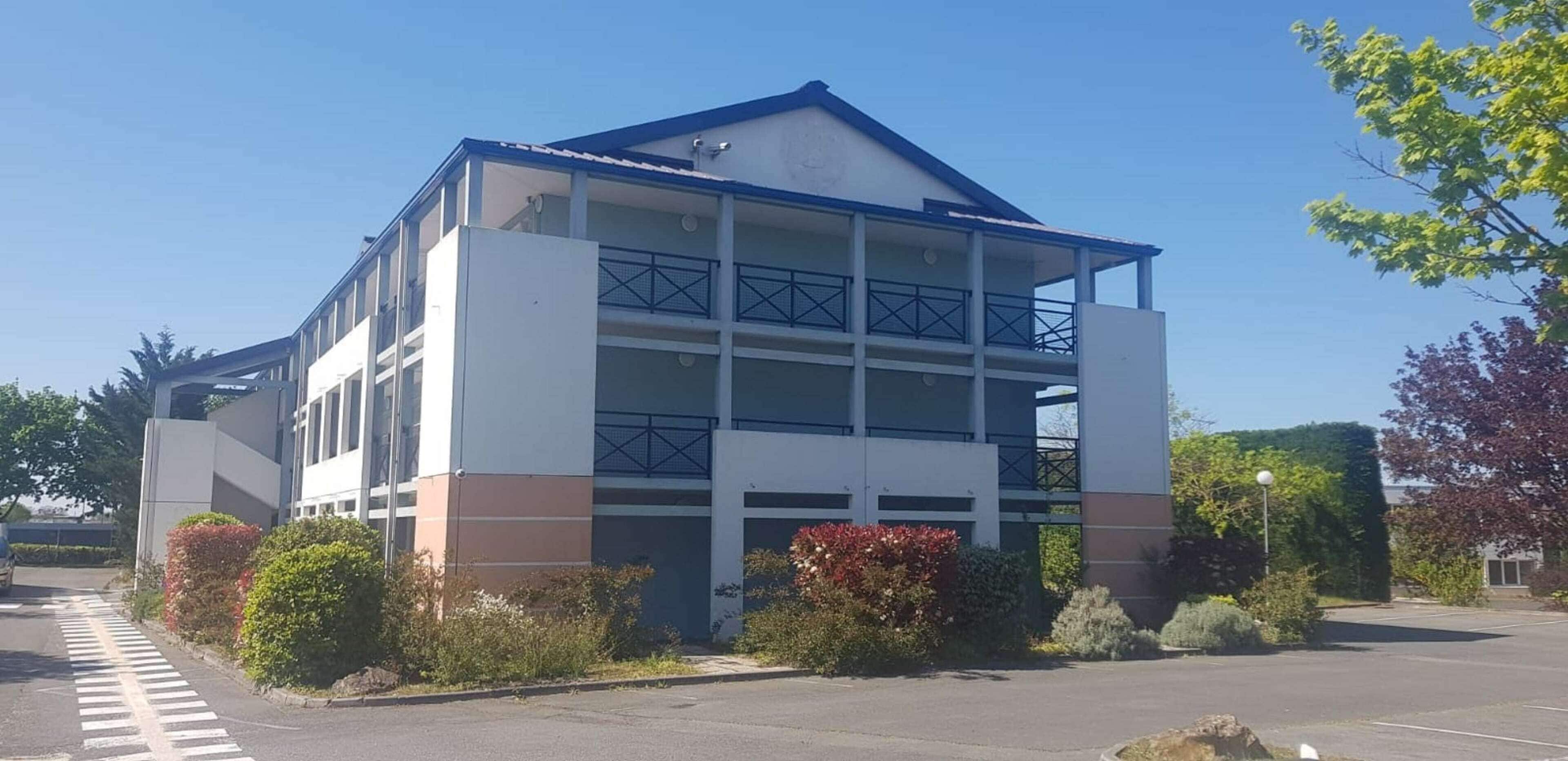 Foto - Kyriad Direct Poitiers - Gare du Futuroscope