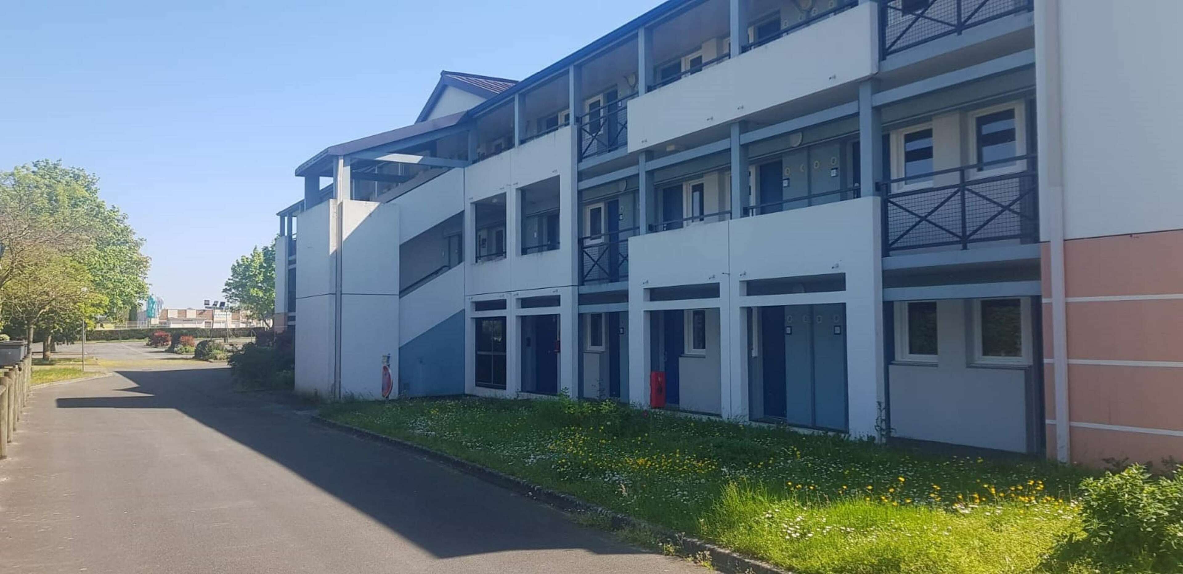 Foto - Kyriad Direct Poitiers - Gare du Futuroscope