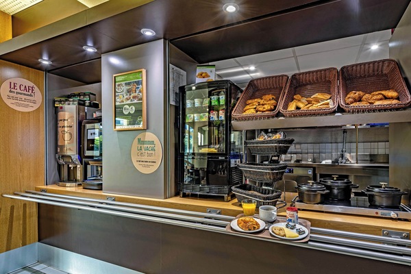 Daily buffet breakfast for a fee