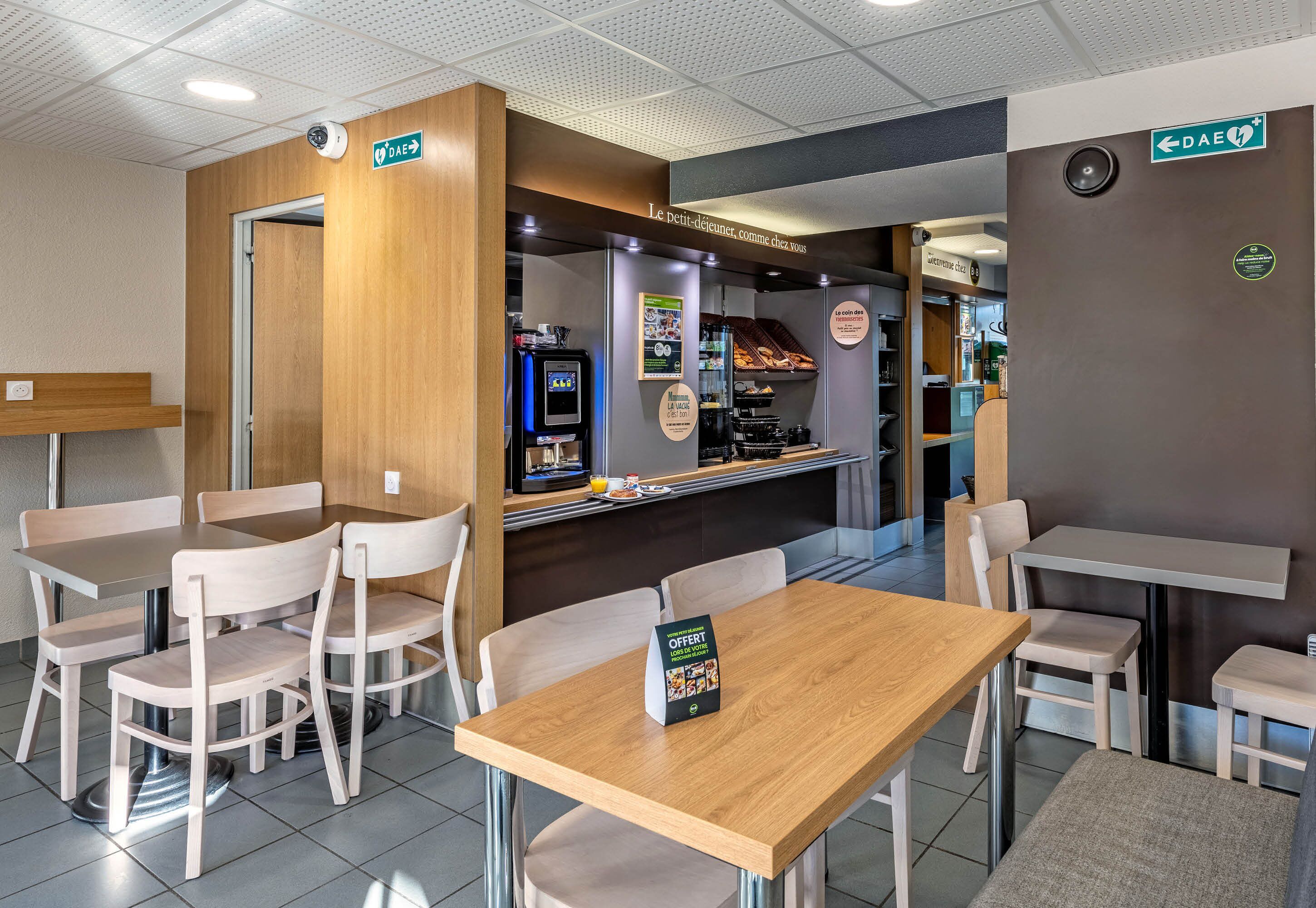 Petit déjeuner buffet servi tous les jours en supplément