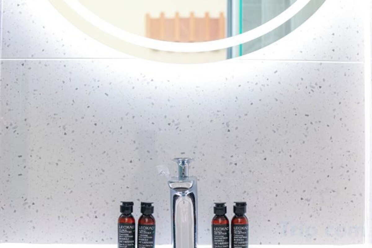 Bathroom amenities