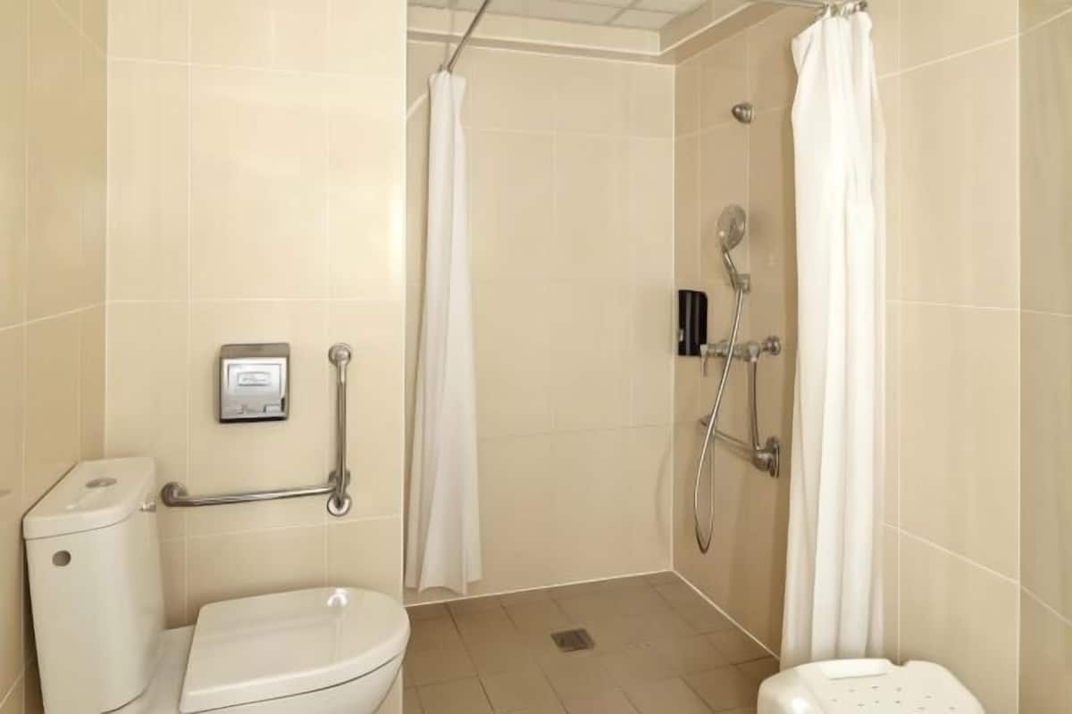 Salle de bain | Douche, serviettes fournies