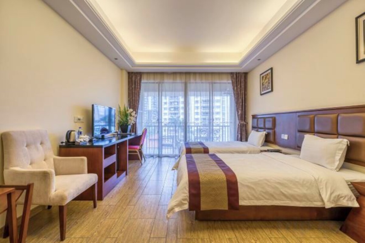 Deluxe 2-Bed Room