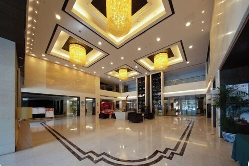 Golden Phoenix Hotel