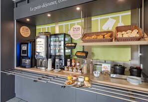 Daily buffet breakfast for a fee - B&B HOTEL Rouen Saint-Etienne-du-Rouvray (Saint-Etienne-du-Rouvray)