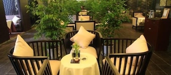 Baihai Holiday Inn