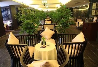 Baihai Holiday Inn